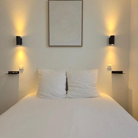 Hotel La Croisette & Restaurant Bistrot Gantier En Centre Ville ロワイヤン エクステリア 写真